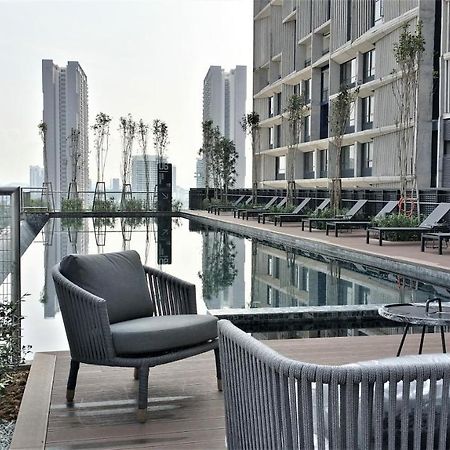 Urban Solitude At Tamarind Suite Кіберджая Екстер'єр фото